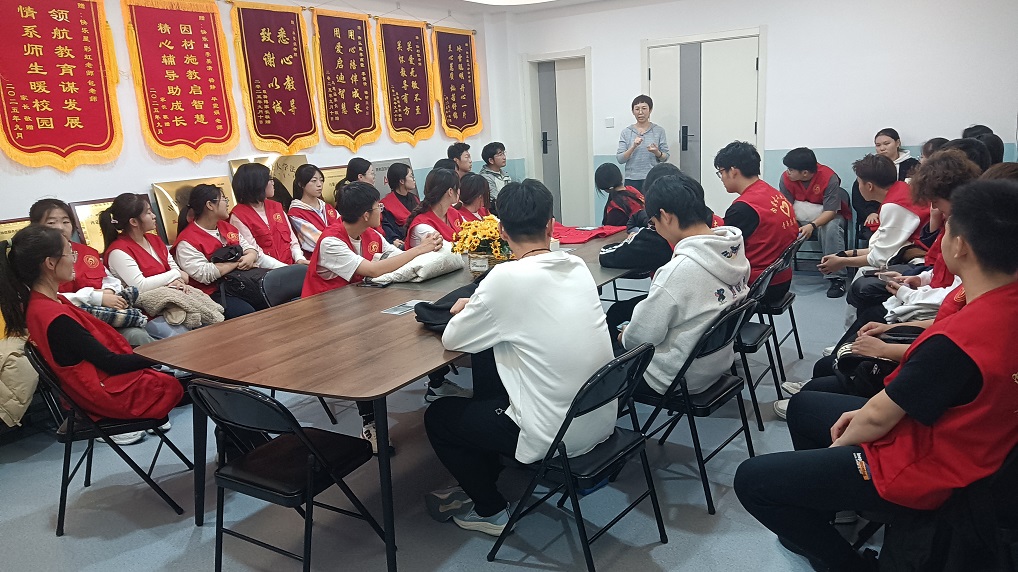 志愿暖童心，陪伴筑星光——记大学生志愿者与孤独症儿童的温暖相遇